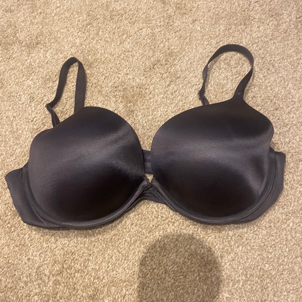 38D Victoria’s Secret underwire push-up bra